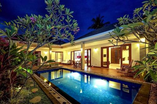 Senggigi Villa | Inviting Villa Mantika: 4-Star Stay with Private Pools