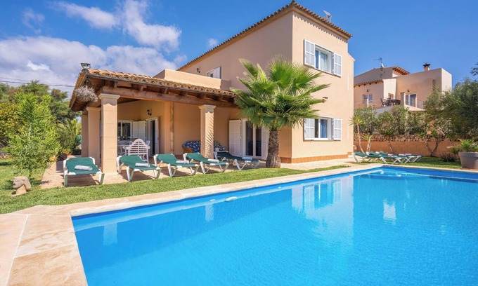 Portopetro House | Villa Manuela: Infinity Pool, Garden & Oceanfront Bliss