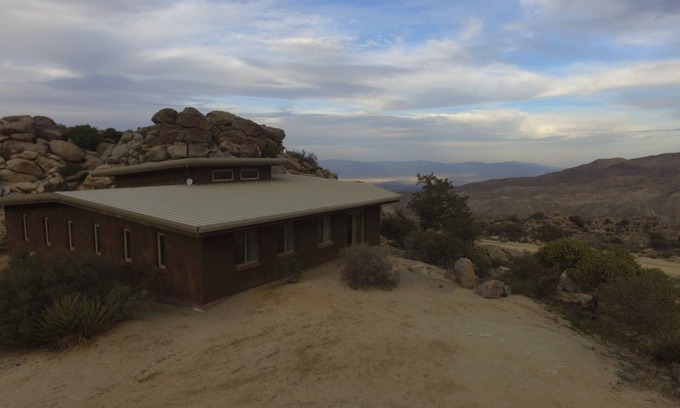 Pinyon Crest Villa | Eco-Friendly Villa Manzanita: Coachella Packages Await