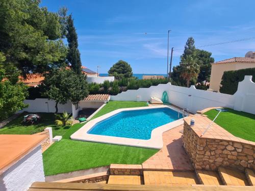Alcossebre Villa | Elegant Villa Ponce: 4-Star Stay with Pool & Family Fun