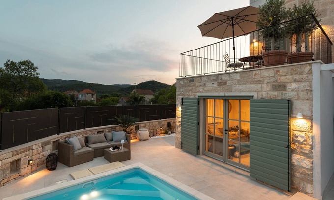 Zrnovo Villa | Villa Mara: Tranquil Casa Rustica with Private Pool & Breakfast