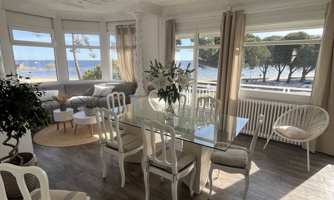 Maubuisson House | Villa Marboeuf: Idyllic Beachfront with Panoramic Views