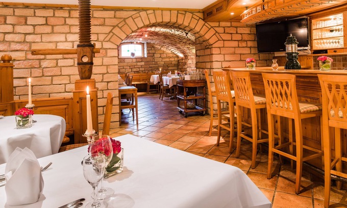Heigenbruecken Hotel | Elegant Villa Marburg Im Park with Spa and Eco-Friendly Amenities