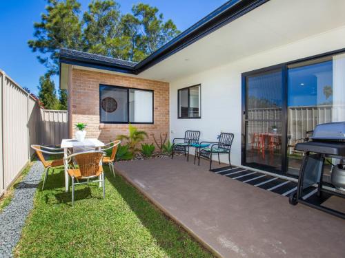 Culburra Beach House | Villa Mare: Just 4 Mins to the Beach & Family-Friendly