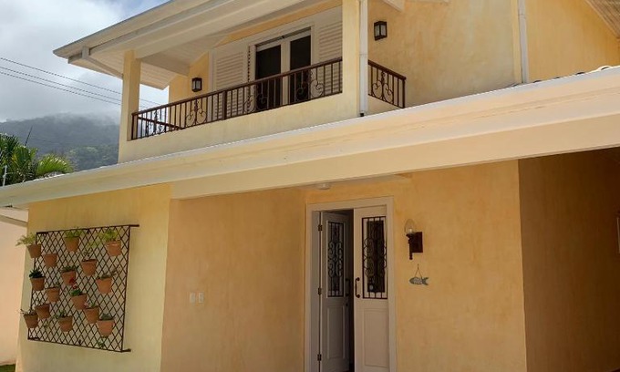 Praia de Barequecaba House | Oceanfront Villa Mare Residence with Spa & Breakfast Options