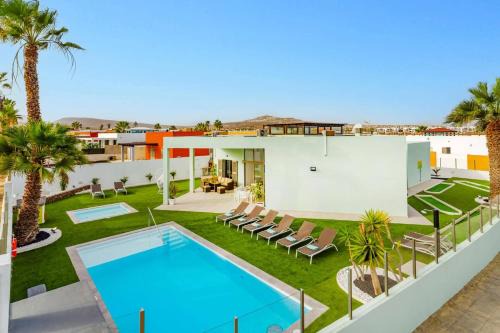 Costa de Antigua Villa | Inviting Villa Maresia: Family-Friendly with Pool Access