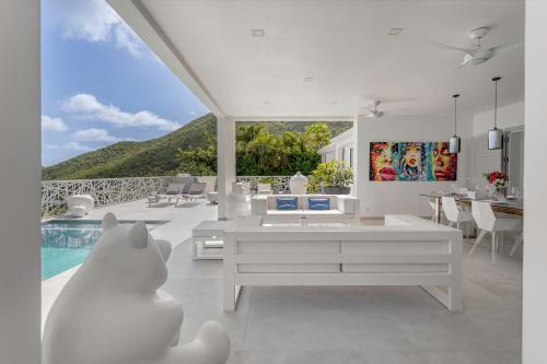 Bellevue Villa | Elegant Villa Marewa with Refreshing Pool Access