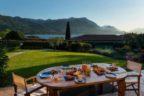 Portese Villa | Oceanfront Villa Margherita Portese - Guest Rated 9.7/10