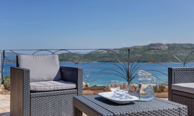 Capo d'Orso Apartment | Villa Maria Dependance: Ideal for Families with Breakfast