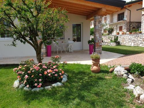 Voiandes Apartment | Villa Maria: Pet-Friendly Oceanfront Retreat with Great Reviews