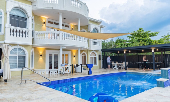 White House Villa | Villa Maria Montego Bay: Ocean View with Private Pool