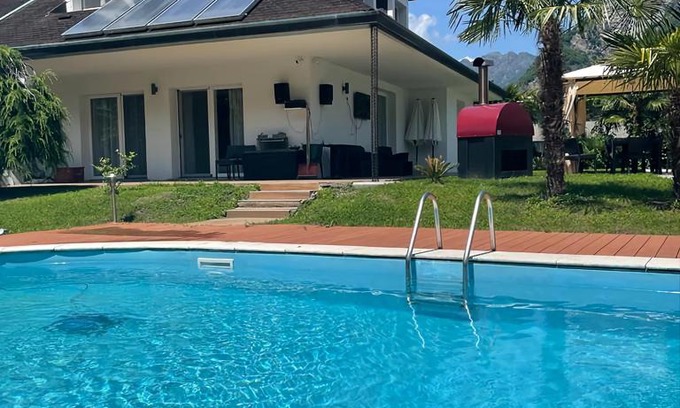 Gravellona Toce House | Villa Mariel Lago Maggiore: Oceanfront Suite & Spa Retreat