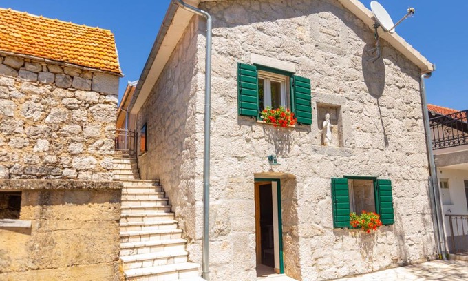 Cista Provo Villa | Discover Villa Marija: Family-Friendly Retreat in Aržano