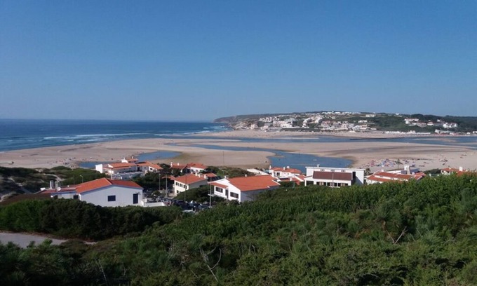 Casalinho Cottage | Villa Marin: Poolside Retreat by Óbidos Lagoon & Ocean