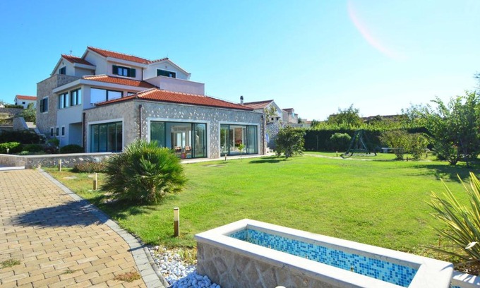 Susica Villa | Relaxing Villa Marina with Oceanfront Views and Pool