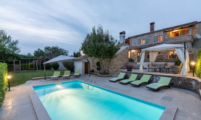 Pazin House | Unforgettable Stay at Villa Mario with Ocean Views & Spa