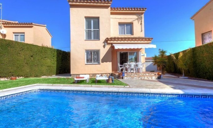 Les Tres Cales House | Villa Mariposa: Oceanfront Bliss with Private Pool & Spa