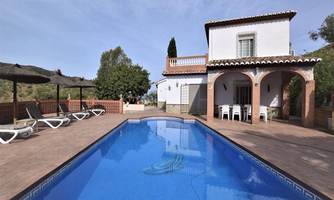 Arenas House | Unwind at Belvilla by OYO Villa Mariposa with Ocean Views
