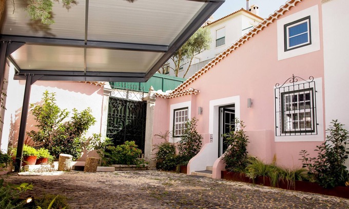 Cruz Quebrada Cottage | Discover Villa Marquês: Ocean View Near Lisbon, 9.8 Rated