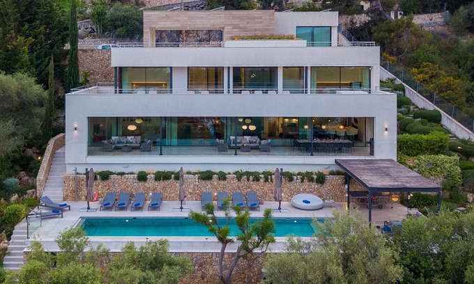Urbanitzacio Gotmar Villa | Villa Marvelo: Guest Rated 10/10 with Private Pool & Spa