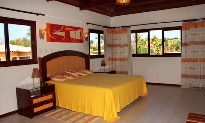 Tibau do Sul House | Elegant Villa 3 Master with Jacuzzi Overlooking Praia Pipa