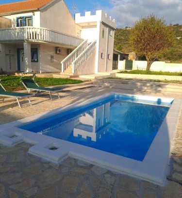 Dazlina Villa | Villa Matanov Dvorac: 4-Star Oceanfront Retreat for All