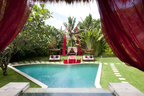 Umalas Resort | Elegant Villa Mathis: Oceanfront Pool & Spa Retreat
