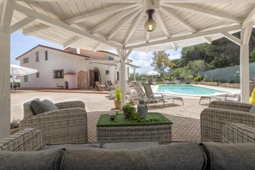Sorso Villa | Relax at Villa Matian with Heated Pool & Pet-Friendly Options