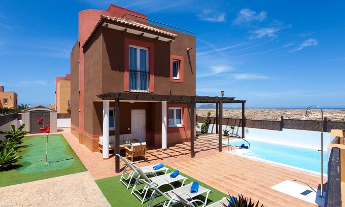 Corralejo House | Experience Villa Matilde: Pool, Ocean View & Mini-Golf Fun