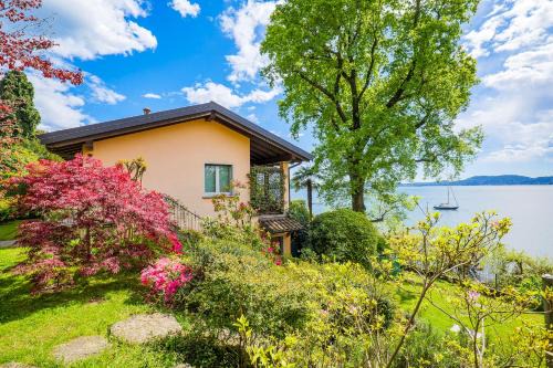 Sasso Moro House | Charming Villa Mavica: Oceanfront, Pet-Friendly Retreat