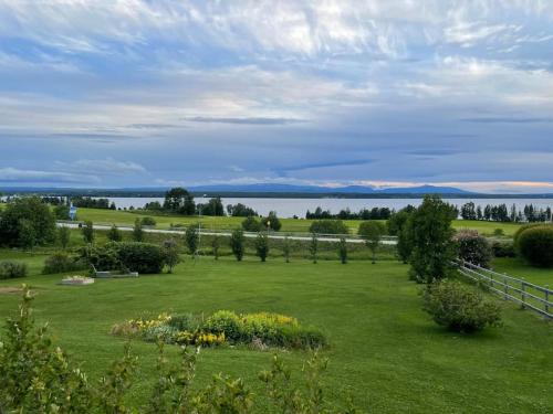 Orrviken Villa | Villa with Spectacular Views and Hot Tub Amenities