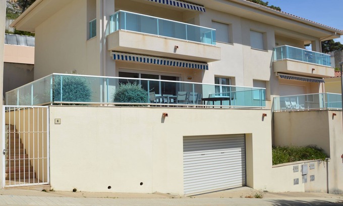 L'Estartit Villa | Villa Medas Maura 8: Pool, Oceanfront, and Pet Friendly