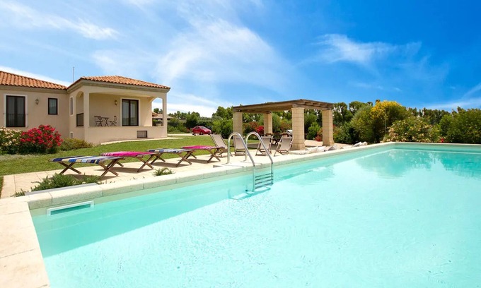 Santa Maria La Palma Villa | Villa Melisandre in Alghero: Private Pool & Oceanfront Bliss