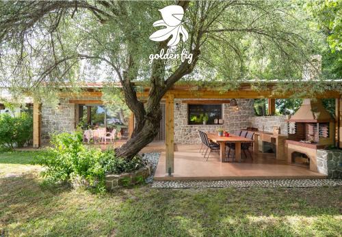 Sikia House | Villa Menie - Golden Fig Sykia Lodge with Oceanfront Views