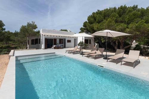 Ciutadella de Menorca House | Oceanfront Villa Menorquina with Pet-Friendly Amenities