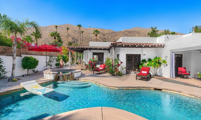 The Mesa House | Villa Mesa: Pet-Friendly Retreat with Pool & Mountain Views