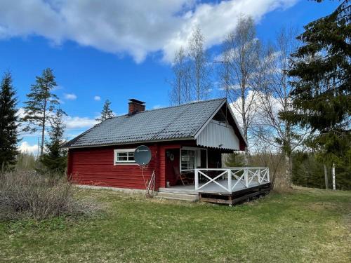 Lotjola Ski Chalet | Villa Mushroom: Pet-Friendly Escape with Pool & 9/10 Rating