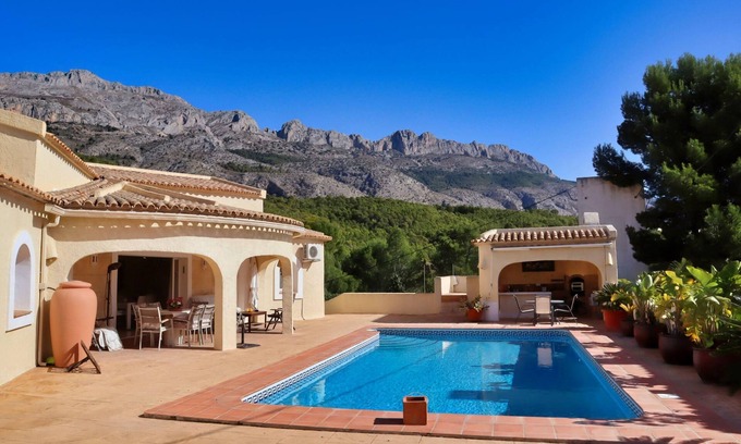 Santa Clara Villa | Villa Mi Burbuja - Relax by the Pool in Costa Blanca