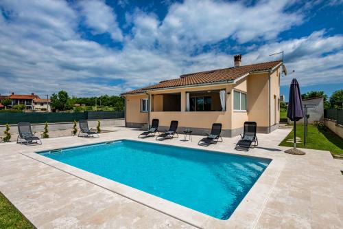 Cere House | Villa Mia, your warm and sunny family getaway