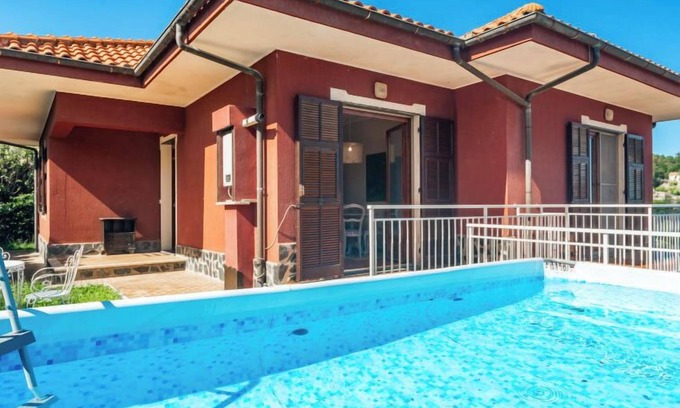 Bardino Nuovo Apartment | Discover Villa Michelle: Oceanfront Retreat with Pool & Spa