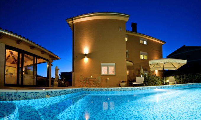 Fazana Apartment | Experience Paradise at Villa Mihaela with Oceanfront Views