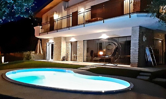 Porto Villa | VILLA MIMOSA - Stunning lake view, private garden, swimming pool and Jacuzzi