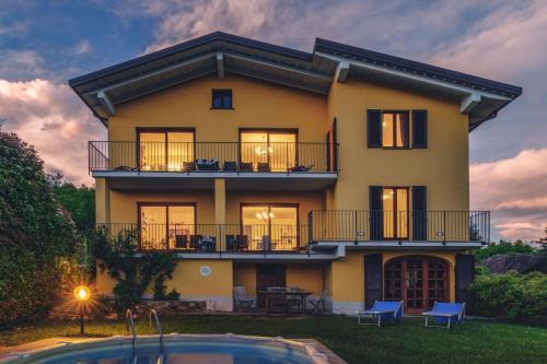 Olgiasca Apartment | Villa Mimosa: Oceanfront Retreat with Pool & High Ratings