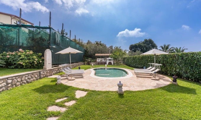 Schiazzano Villa | Villa Mimosa: Guest Rated 9.6 with Spa & Family Amenities