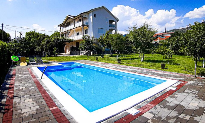 Blagaj Apartment | Top-Rated Villa Mimoza Blagaj with Pool and Pet-Friendly Perks