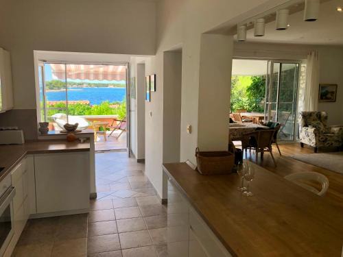 Ugljan Villa | Villa Mimy: Oceanfront Retreat with 10/10 Guest Praise