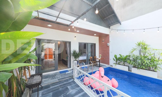 Son Tra Villa | Cozy Villa Mini for Couples Steps from the Beach
