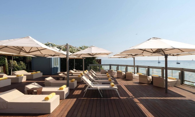 Cap-d'Antibes Hotel | Elegant Retreat at Hôtel Impérial Garoupe - Rated 9/10