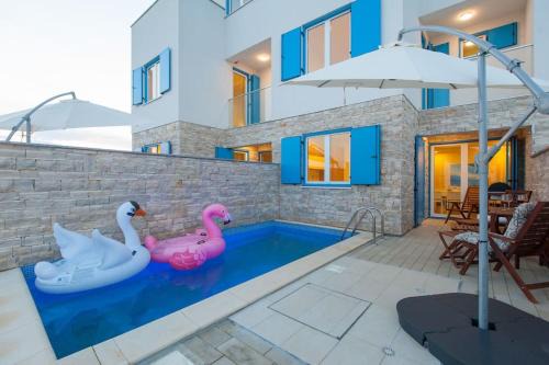 Privlaka House | Villa Miri Lily: Pet-Friendly Oceanfront Retreat Awaits