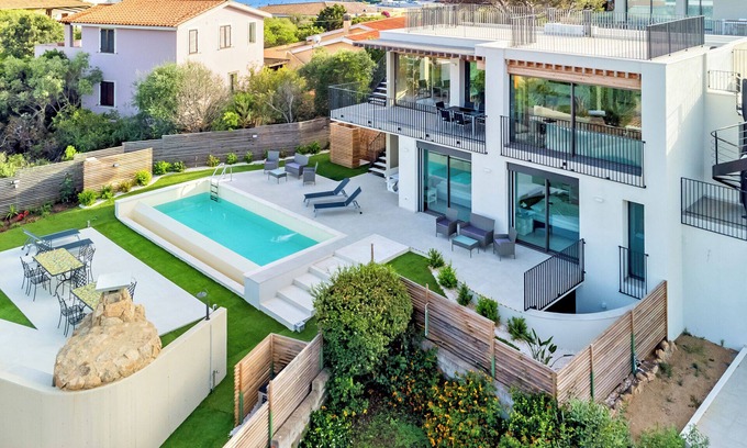 Baia Caddinas Villa | Villa Mirtillo: Relax by the Pool with Ocean Views